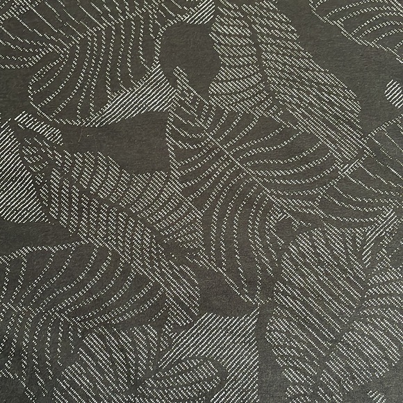 Men’a Old Navy Printed Tee - Picture 3 of 3